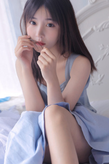 年轻的女老师在线观看